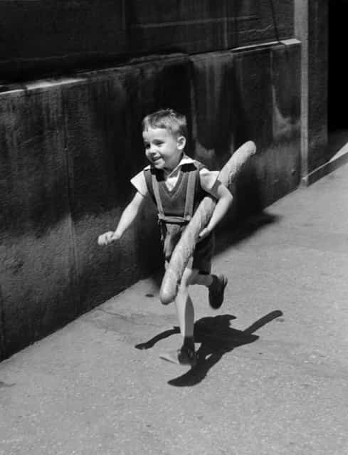 The little Parisian, Paris, 1952. Courtesy of TASCHEN. (Photo by Willy Ronis/Agence Rapho)