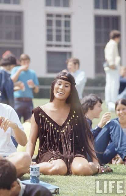 Student Rosemary Shoong at Beverly Hills High School, wearing a dress she made herself, 1969. (Photo by Arthur Schatz/Time & Life Pictures/Getty Images)