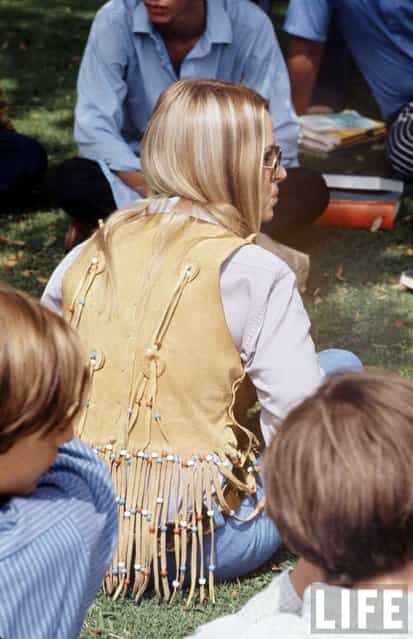 Southern California high schooler wears a buckskin vest and other hippie fashions, 1969. (Photo by Arthur Schatz/Time & Life Pictures/Getty Images)