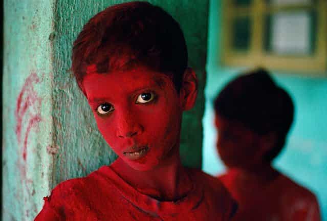 Red Boy, Holi Festival, Mumbai (Bombay), India, 1996. (Photo by Steve McCurry)