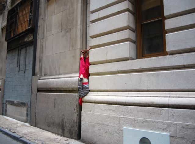 Willi Dorner, Bodies in Urban Spaces, September 26, 2010