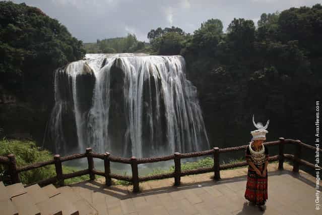 Huangguoshu Cataract Asia's Largest Waterfall