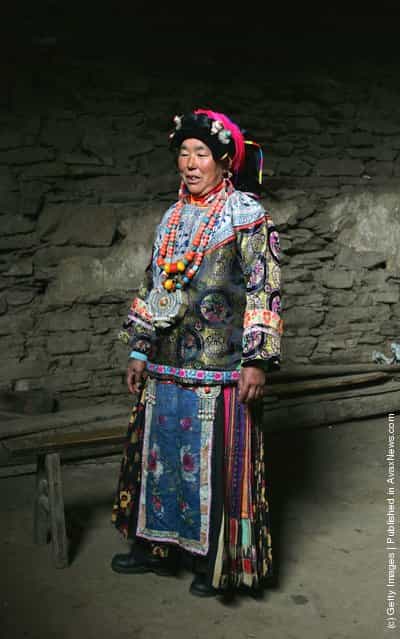 Tibetan Qing Dynasty Family Dress In Zhailong Village