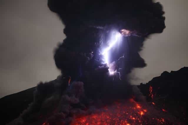 Rietze said: [I waited around four days for Sakurajima to produce repeated lightning events]. (Photo by Martin Rietze/Guzelian)