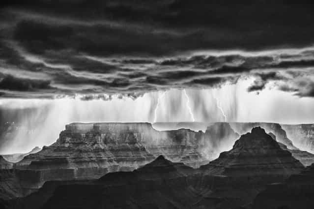 This mono shot shows the huge range of the lighting forks over the Grand Canyon. (Photo by Rolf Maeder)