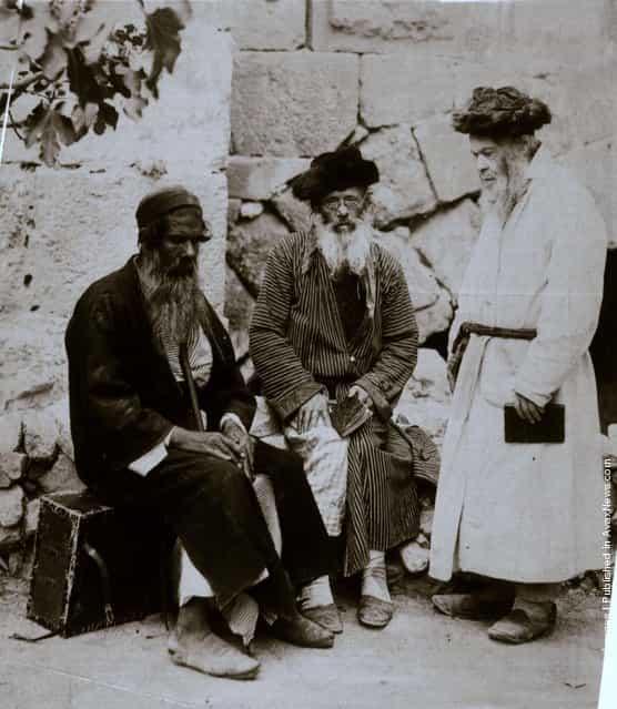 Elderly Jewish men, settlers in Jerusalem, 1870
