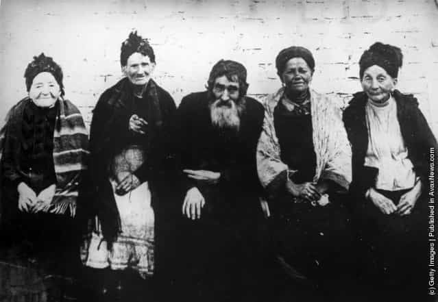 circa 1900: Polish Jews