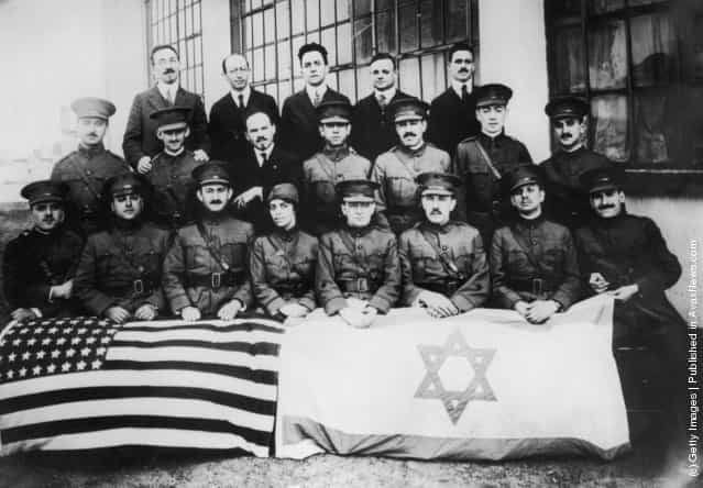 The medical and administrative staff of the American Zionist Medical Unit in New York, circa 1918