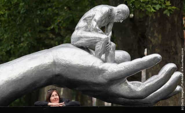 Lorenzo Quinns Hand of God sculpture