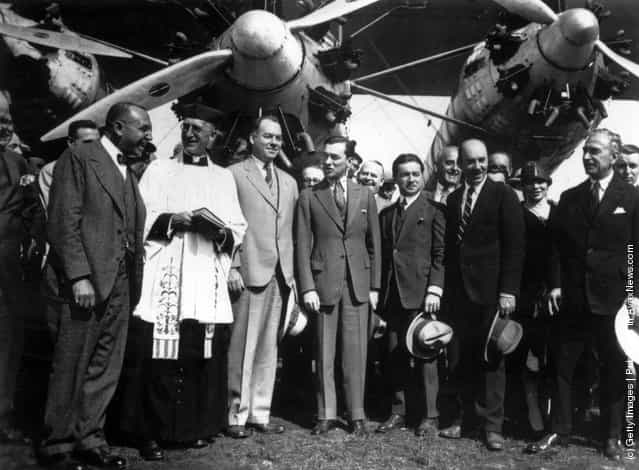 Igor Sikorsky (far right) and Captain Rene Fonck (2nd from right) prior to his attempt to fly from New York to Paris in a three engined Sikorsky