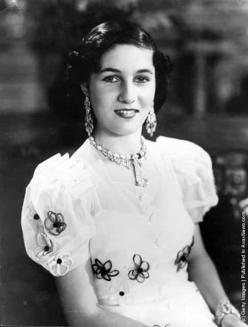 1938: Princess Fawzieh, sister of King Farouk of Egypt, who married the Crown Prince of Iran in 1939