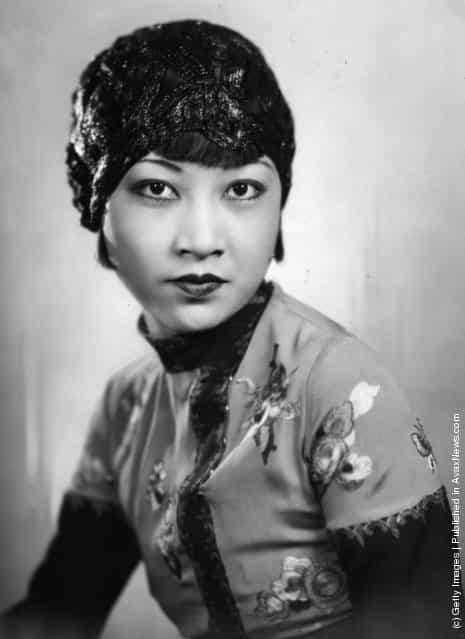 Anna May Wong (1907 - 1961), the silent era film actress who appeared in Circle of ChalkThe Thief Of Baghdad