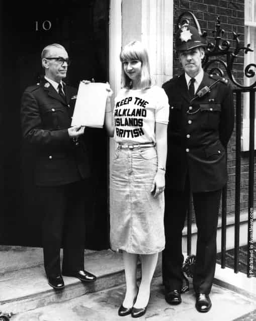 Miss Sukey Cameron hands in a petition at Number 10 Downing Street, signed by 1,100 inhabitants of the Falkland Islands, urging the Prime Minister to reconsider the terms of the Nationality Bill and give full British citizenship to 300 islanders whose grandparents were not born in Great Britain, 25th September 1981