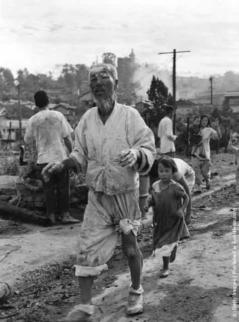 Korean war refugees in the Inchon area, coming in to the US contingent of the United Nations Forces for aid