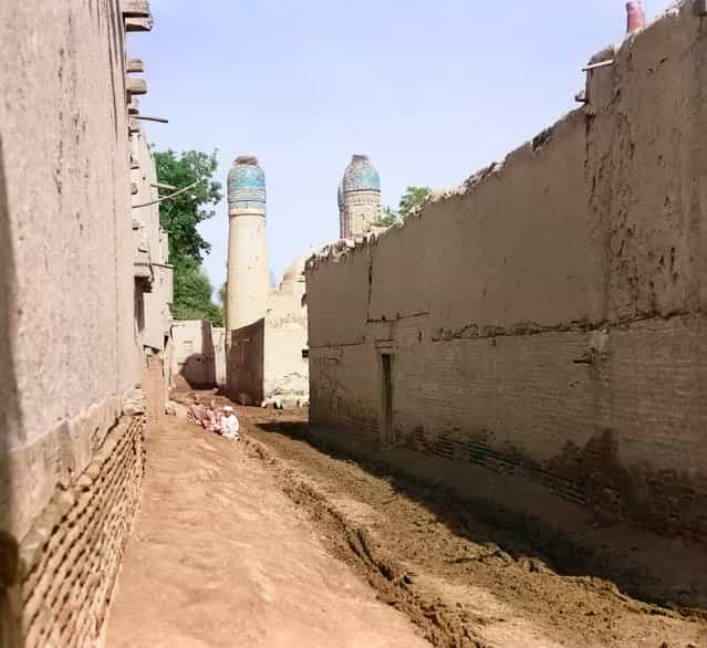 Photos by Sergey Prokudin-Gorsky. Street in Bukhara, leading to Char-Minar mosque. Russia, Emirate of Bukhara, Bukhara area, 1911