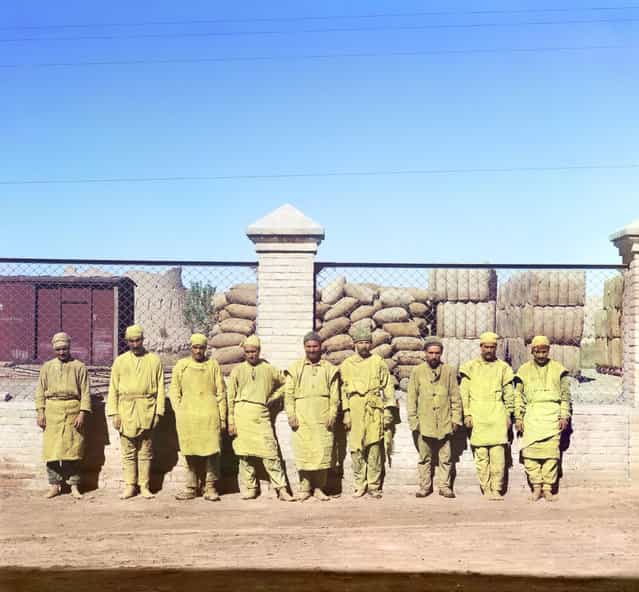 Photos by Sergey Prokudin-Gorsky. Workers packing oil cake. Russia, Transcaspian Region, Merv uyezd (district), Bairam-Ali area, 1911
