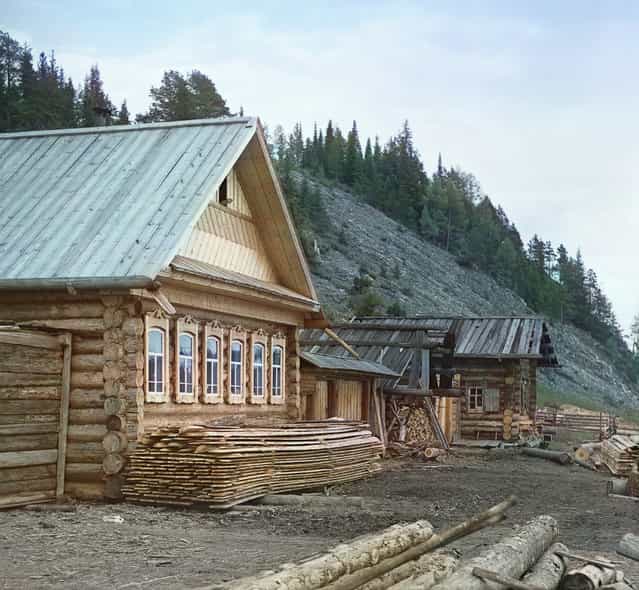 Photos by Sergey Prokudin-Gorsky. Peasant hut in the village of Martianova (Chusovaia River). Russia, Perm Province, Kungur uyezd (district), Martianovo village, 1912