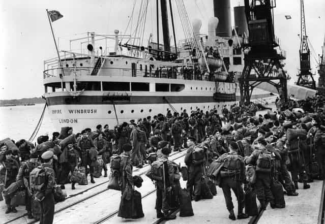 Members of the 55 Independent Squadron wait to board the Empire Windrush at Southampton, to fight in the Korean War, 1950. (Photo by Keystone)