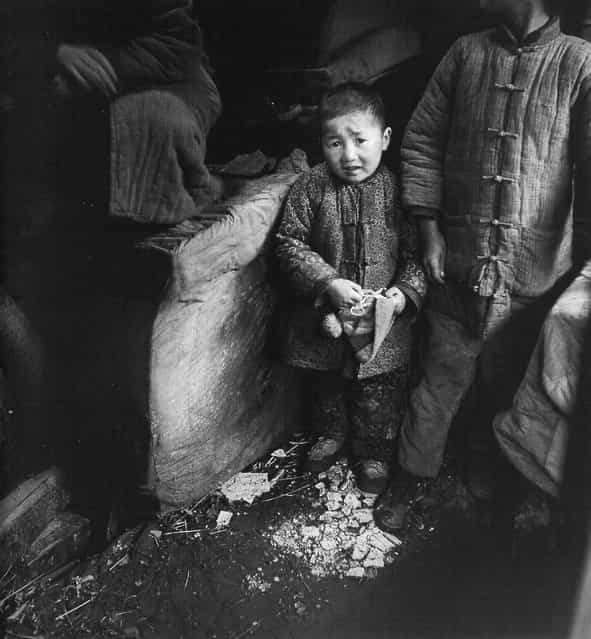 1947年12月，借住在棺材铺的小孩 (In December 1947, staying with the children of the Guan Caipu)