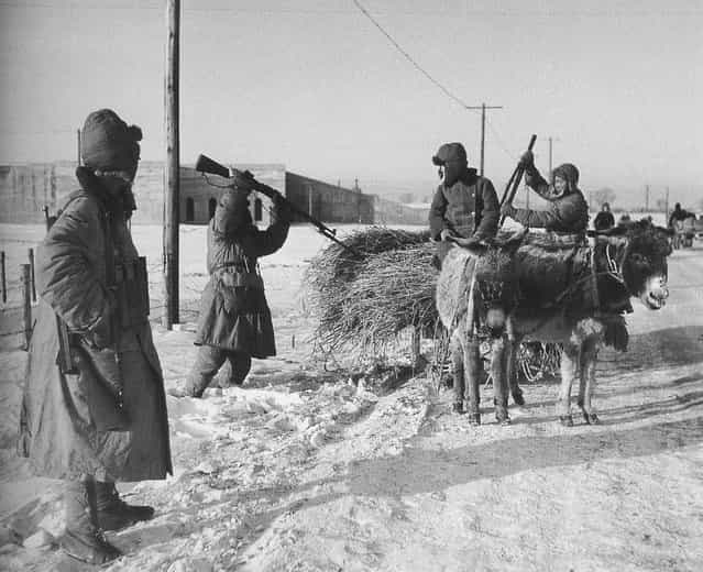 1948年1月，沈阳。路卡，共军的有？ (January 1948, Shenyang. Army roadblocks?)