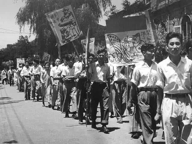 1948年6月，学生抗议美国重新武装日本。 (In June 1948, student protests, the United States re-armed Japan)