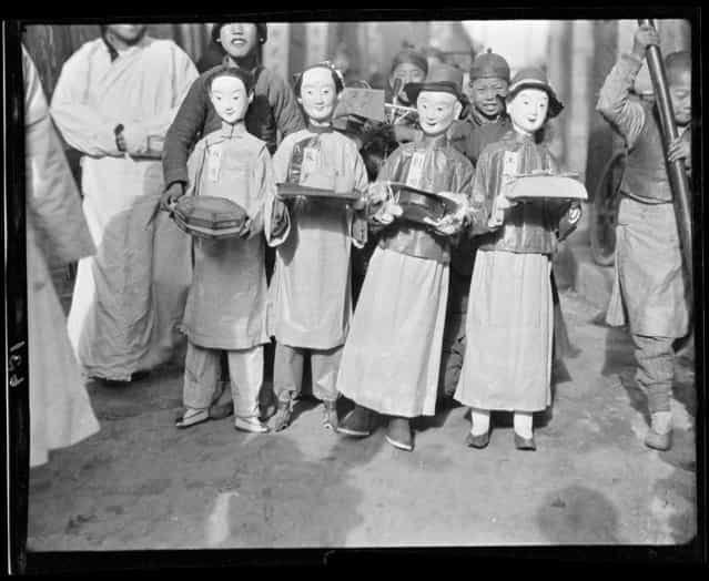 Funeral Paper Servants. China, Beijing, 1917-1919. (Photo by Sidney David Gamble)