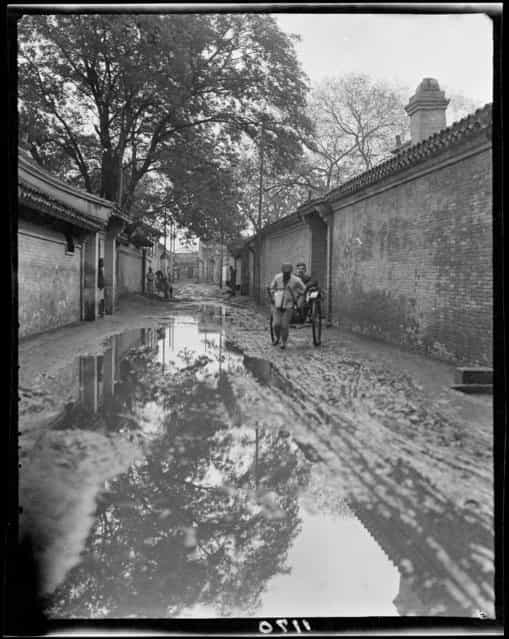 Sui An Po – Mud. China, Beijing, 1917-1919. (Photo by Sidney David Gamble)