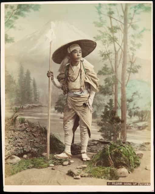 A pilgrim on his way to Mount Fuji (Fujiyama) on the Japanese island of Honshu, 1880. (Photo by Kusakabe Kimbei)