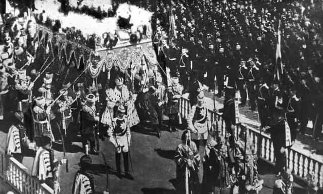 The coronation procession of Tsar Nicholas II of Russia (1868–1918) in Moscow, 26th June 1896.