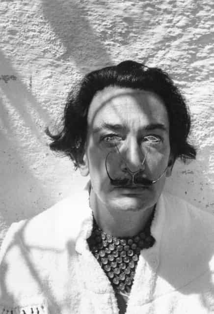 Spanish surrealist artist Salvador Dali wearing a customized pince-nez. 8th January 1955. (Photo by Charles Hewitt)