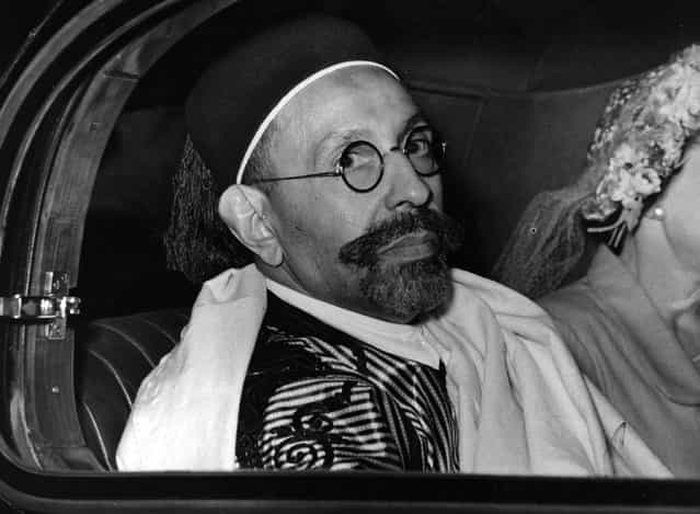 The Emir Idris el Senussi, King of Libya leaving Victoria station by car, 1949. (Photo by Keystone)