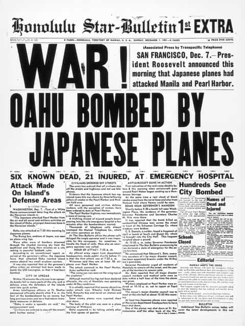 7th December 1941: The newspaper tells of bombing in downtown Honolulu an hour and a half after the attack on Pearl Harbour (Pearl Harbor) by the Japanese airforce. (Photo by Three Lions/Getty Images)