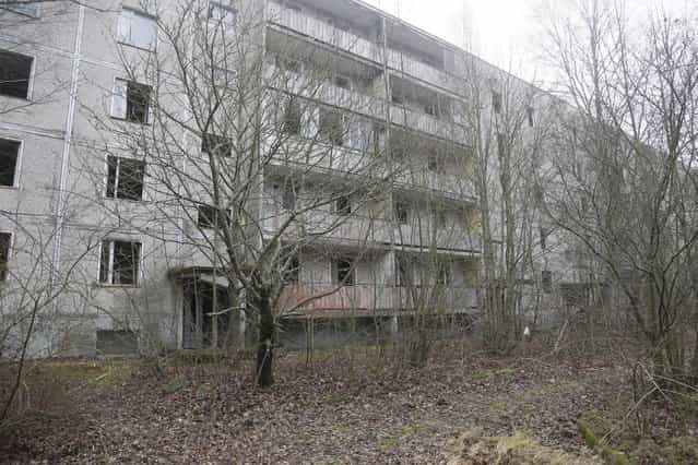 A view of empty houses in the town of Pripyat near the closed Chernobyl nuclear power plant Ukraine November 27, 2012. (Photo by Efrem Lukatsky/AP Photo)