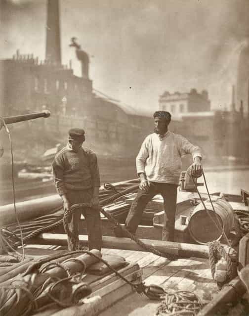 Canal Workers. (Photo by John Thomson/LSE Digital Library)