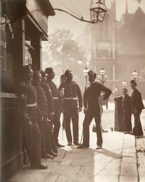 Recruiting Sargeants at Westminister. (Photo by John Thomson/LSE Digital Library)