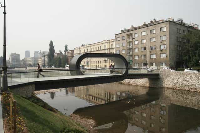 The Festina Lente Bridge