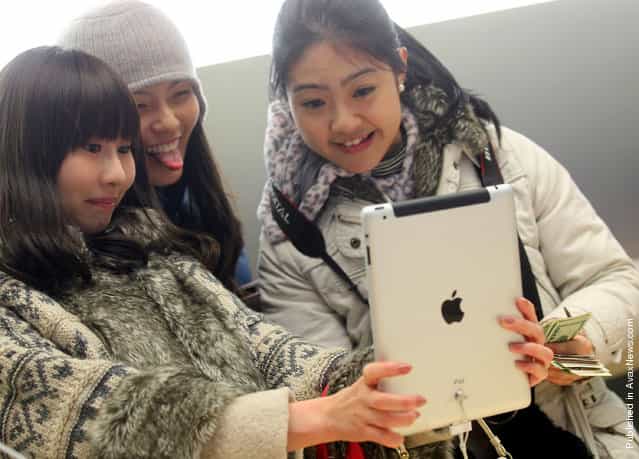 Apple iPad 2 Goes On Sale