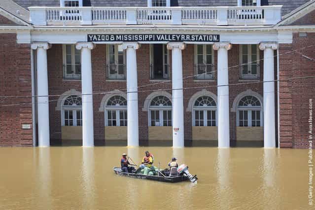 Mississippi River Flooding Threatens Vicksburg MS