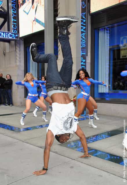 Jason Derulo Flash Mob With Knicks City Dancers