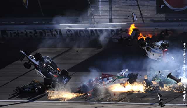 Dan Wheldon Dies In Las Vegas Indy Crash