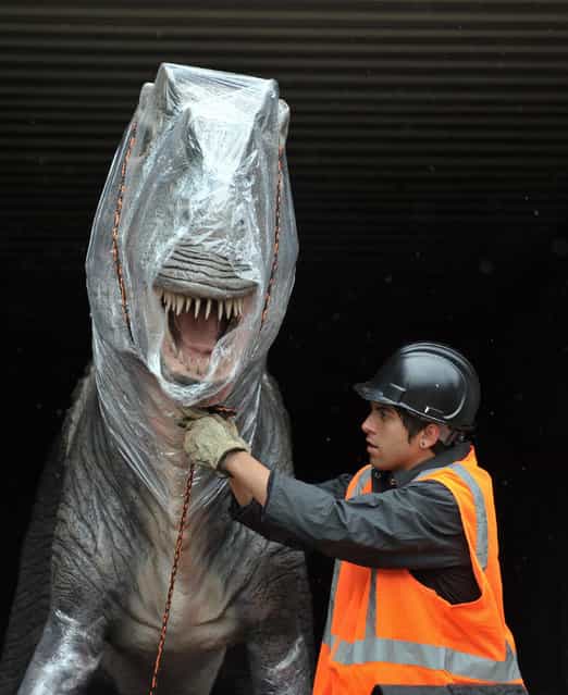 Bristol Zoo Welcome 12 Animatronic Dinosaurs To Their Grounds