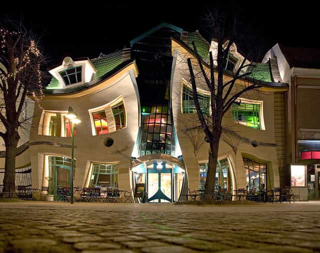 Crooked House Sopot Polond (Krzywy Domek)