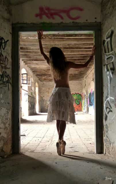 Ballet Around by Sus Blanco