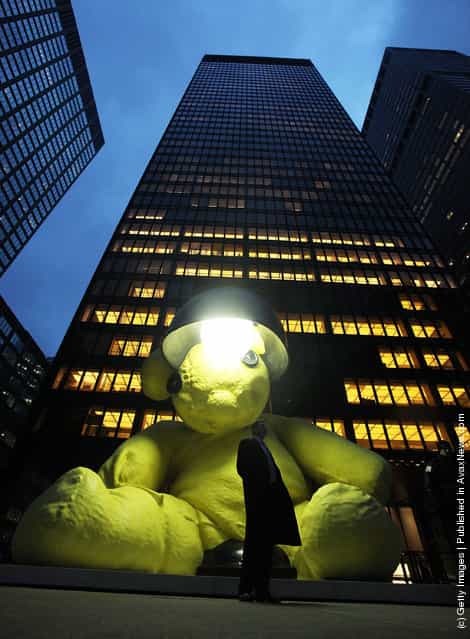 Giant Bronze Teddy Art Sculpture Displayed On Park Avenue