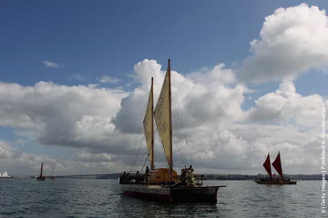 Vaka Departs On Pacific Voyage
