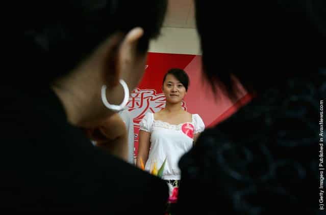 China Eastern Airlines Recruits Stewardesses