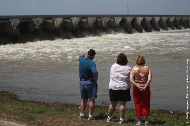 Louisiana Opens Spillway To Divert Rising Mississippi River