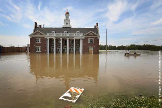 Mississippi River Flooding Threatens Vicksburg, MS