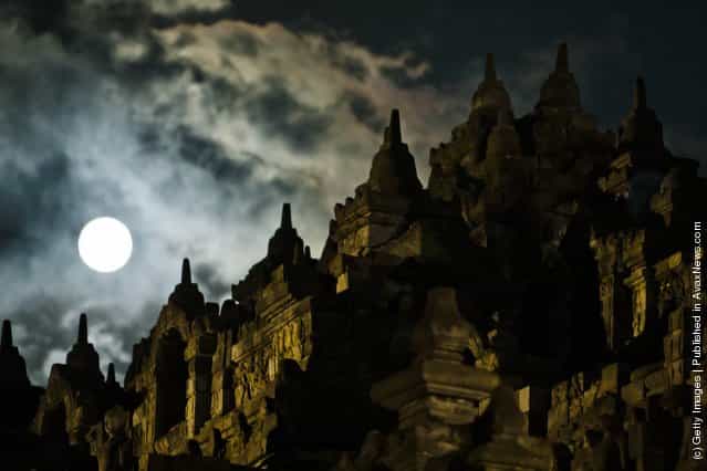 Indonesia Commemorates Birth Of Buddah