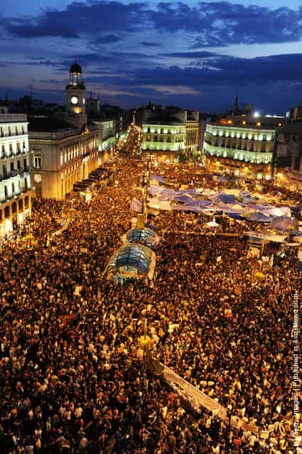 Spanish Demonstrate Unemployment and Austerity Measures